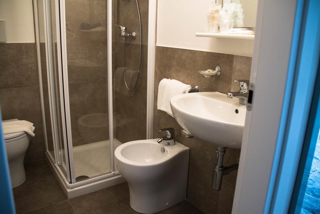 Hotel Arianna Iseo Bilik gambar